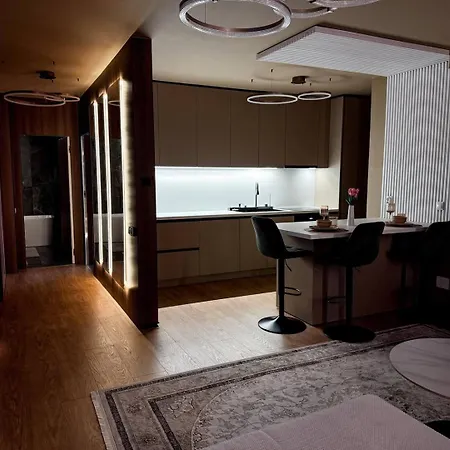 Voyager- Underground Parking, Kingsize Bed דירה קלוז'-נאפוקה